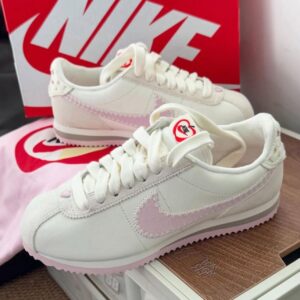NIKE CORTEZ