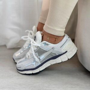 NIKE VOMERO