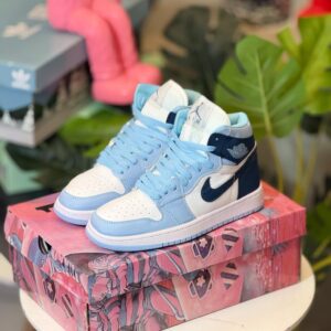 NIKE JORDAN RETRO 1
