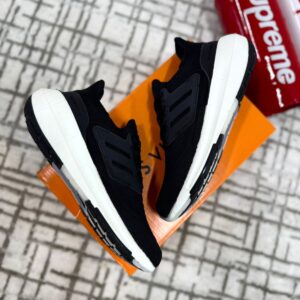 ADIDAS ULTRABOOST