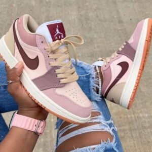 NIKE JORDAN RETRO 1