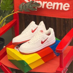 NIKE AIR FORCE 1