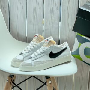 NIKE BLAZER